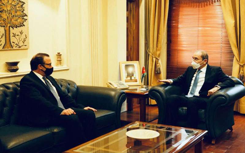 بحث تطوير الشراكة بين الأردن والولايات