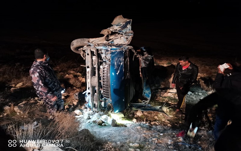 وفاة عشريني وإصابة إثنين آخرين إثر