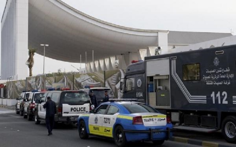 الكويت .. ضبط ذخيرة وقنابل بمخيم