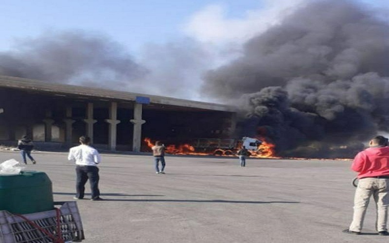 انفجار شاحنة في معبر نصيب بين