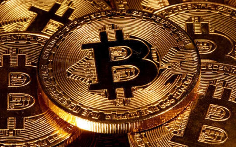 بيتكوين تتخطى 41 ألف دولار