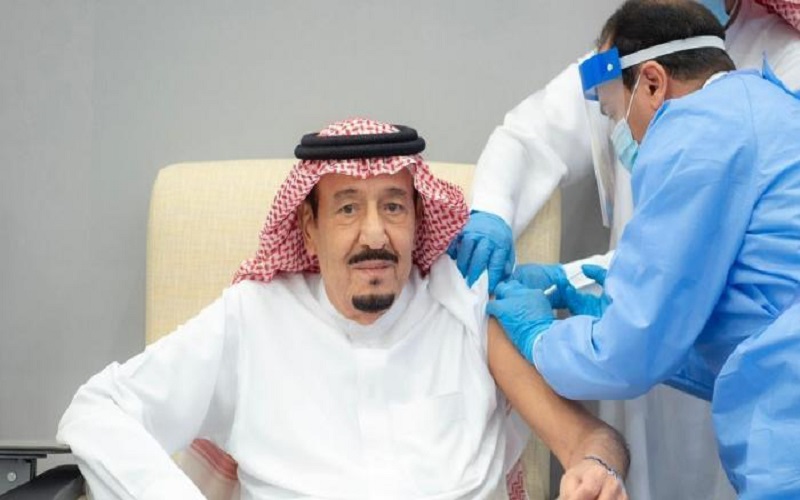 الملك سلمان يتلقى لقاح كورونا