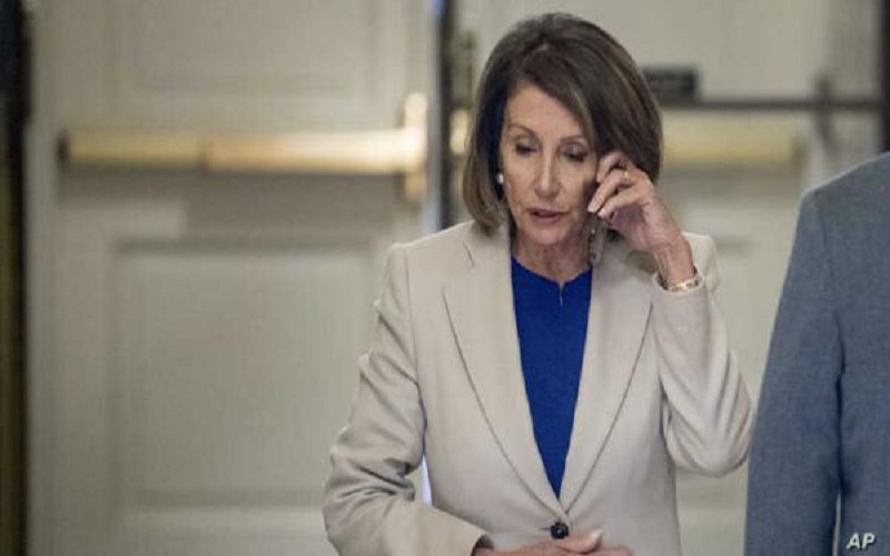 بيلوسي تبحث مع رئيس أركان الجيش