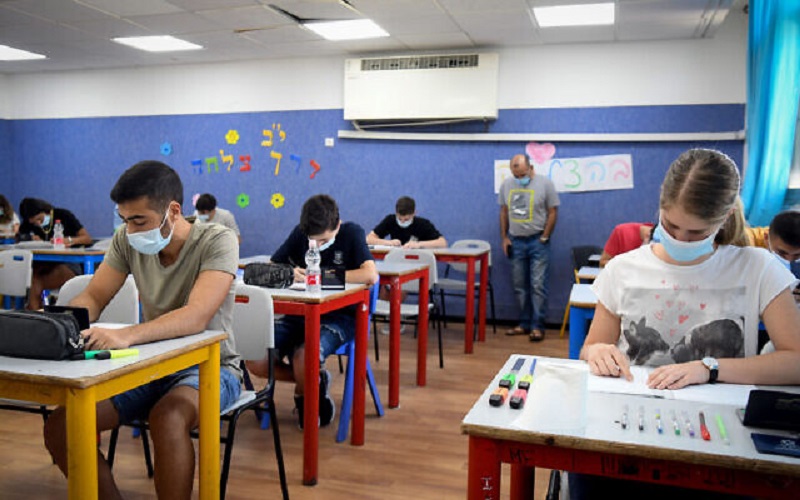 خبراء: المدارس ليست بؤرا للوباء والوفاة