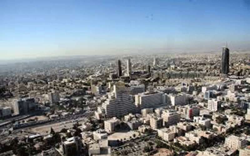 الحرارة أعلى من معدلاتها بـ10 درجات