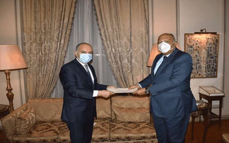 العضايلة يتقدم بأوراق اعتماده