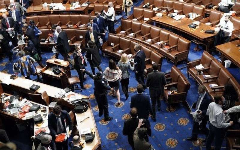 الديمقراطيون يبدأون حملتهم لعزل ترامب