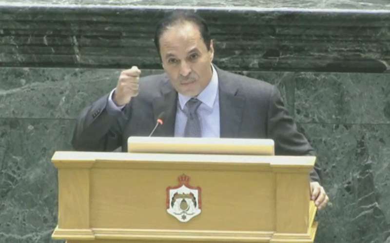 الفايز يصف الأردنيين بـ الشحادين ويحتج