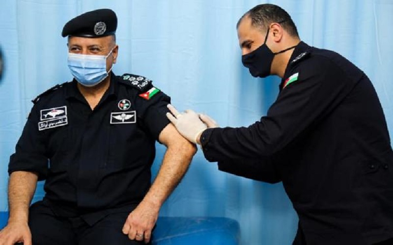 بدء تطعيم منتسبي الأمن العام ضد