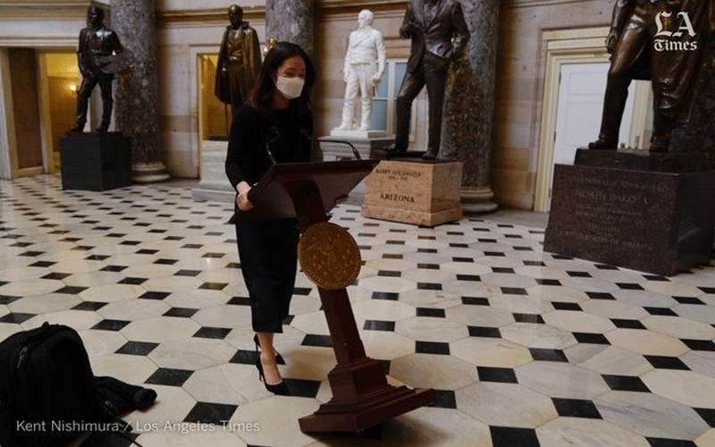 بيلوسي تسترجع منصتها المسروقة