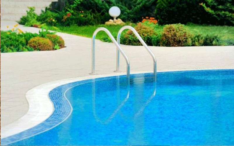 أردنيون يتندرون على فتح المسابح الخارجية