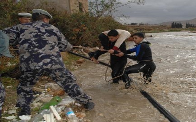 الامن : ابتعدوا عن مجاري السيول