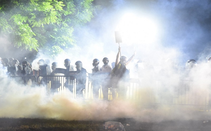 مدعية نيويورك تشكو الشرطة لقمعها المتظاهرين