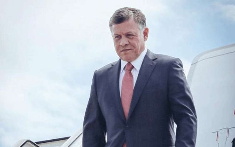 الملك يغادر إلى ابوظبي