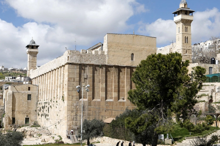 اسرائيل تمدد إغلاق الحرم الإبراهيمي اسبوعا