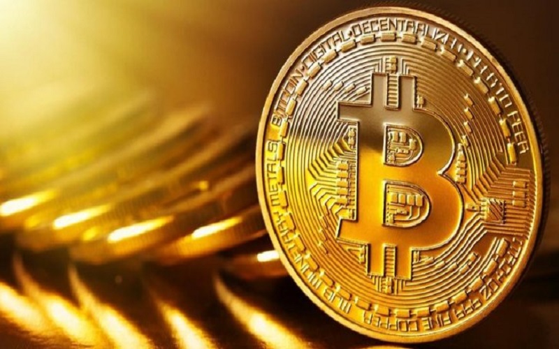 بتكوين تتراجع 10% مع تواصل النزول