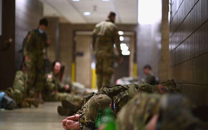 بوليتيكو: عناصر الحرس الوطني الأمريكي يشعرون