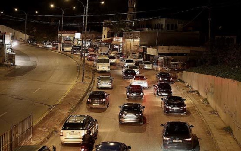 ازدحامات مرورية على طريق البحر الميت