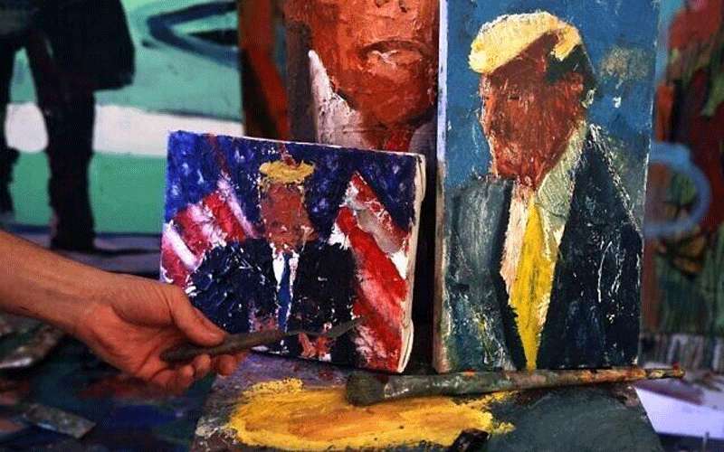 مهووس يرسم أكثر من 120 لوحة