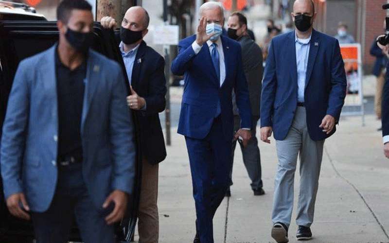 بايدن سيعيد فرض قيود السفر المتعلقة