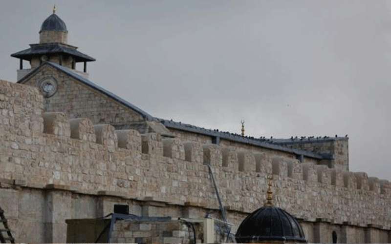 الاحتلال يمنع استكمال أعمال ترميم الحرم