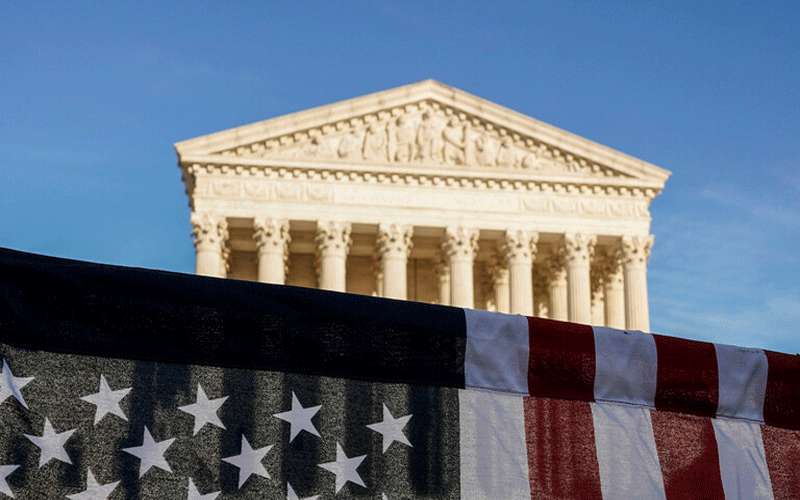 غوغل تعلق تبرعاتها للمشرعين الذين صوتوا