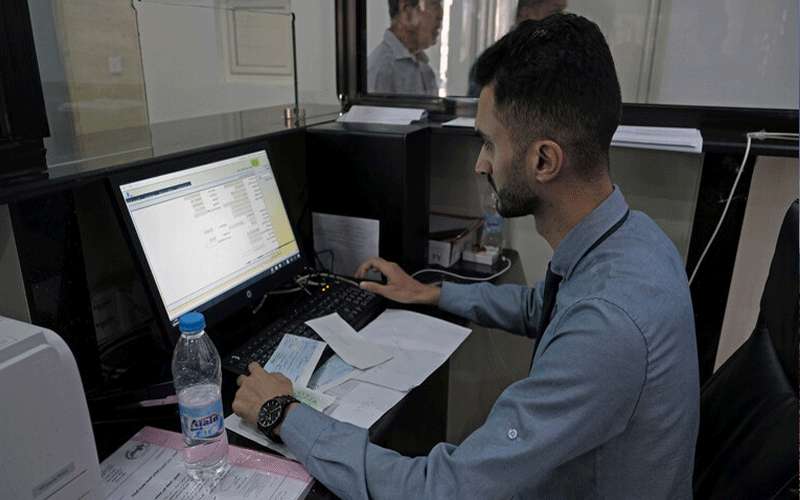 وزير جزائري يتهم جهات أجنبية بتمويل