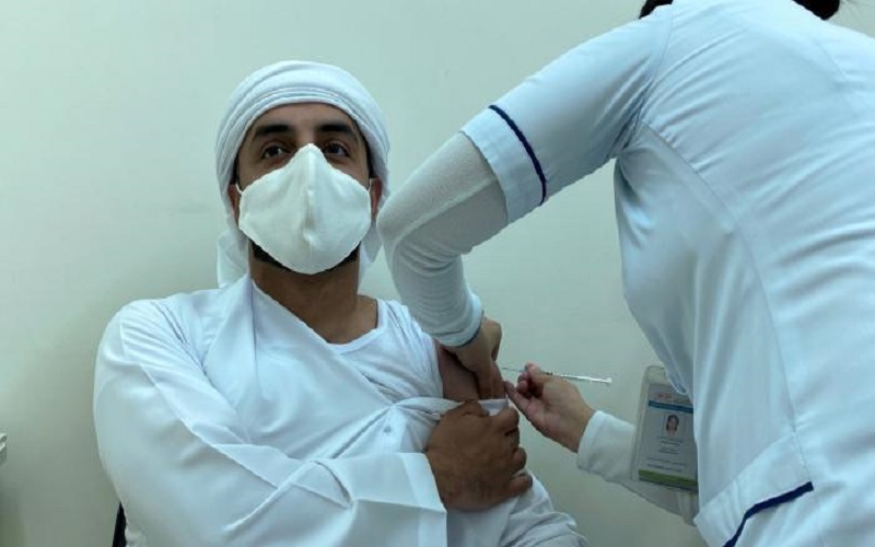الإمارات الأولى عربيا في التطعيم ضد