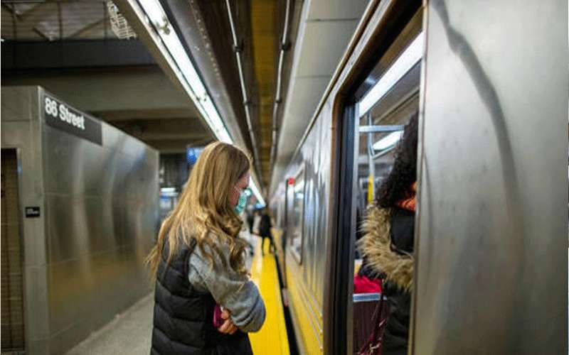 أميركا.. ارتداء القناع داخل وسائل النقل