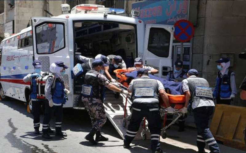 7 اصابات بتدهور حافلة على طريق