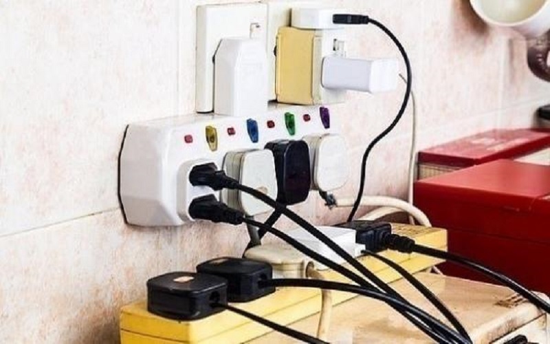 الدفاع المدني يدعو لتفقد التوصيلات الكهربائية