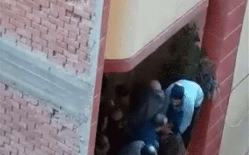 مصر .. ألقى زوجته من الطابق