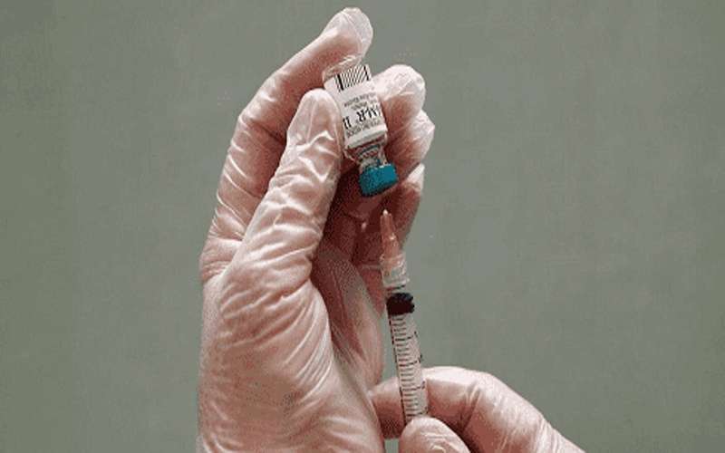 10 أشخاص أبلغوا عن أعراض جانبية