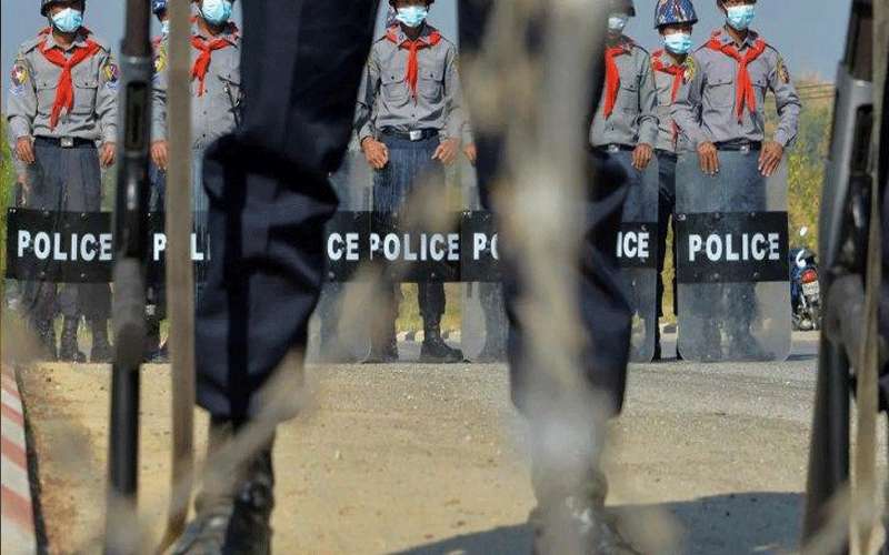 تزايد الدعوات للعصيان المدني بعد الانقلاب