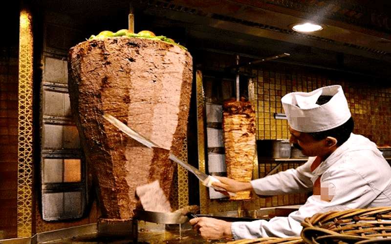 100 ألف أردني يعملون بالمطاعم والحلويات