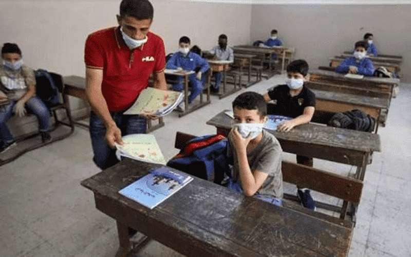 عبيدات يطلب تسهيل مهام الكوادر الصحية