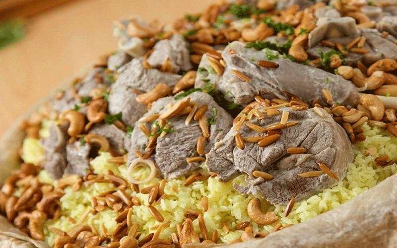 ما علاقة انخفاص إصابات كورونا بالمنسف؟