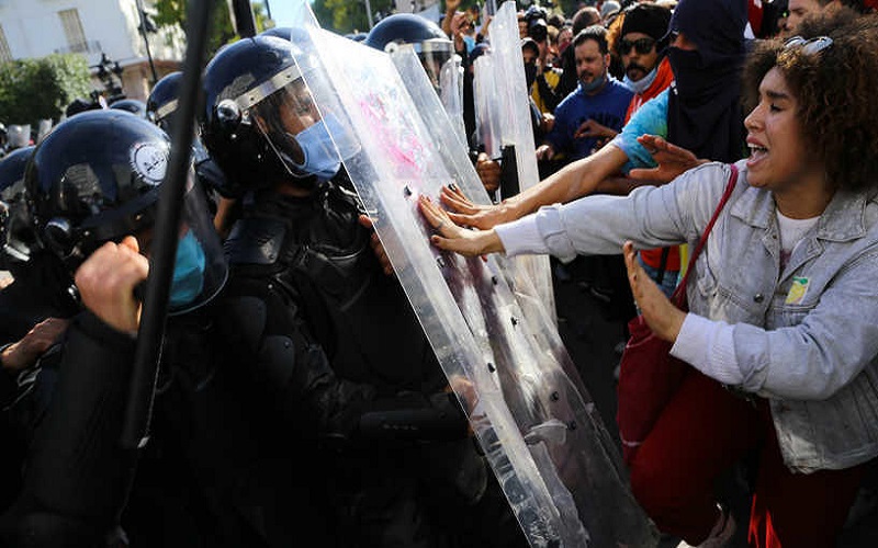 تظاهرات في تونس تطالب بإسقاط النظام