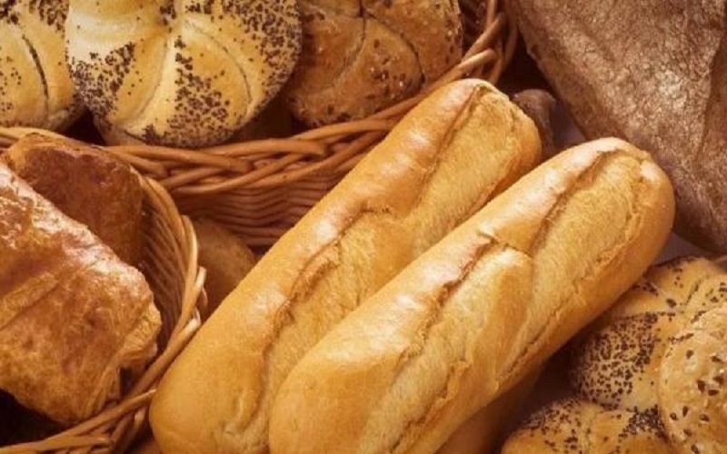 روسي يكتشف مفاجأة في الخبز أثناء