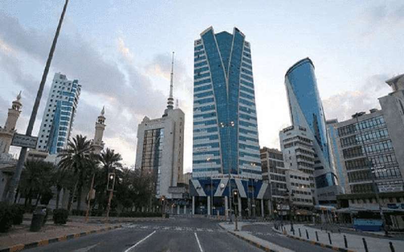 الحكومة الكويتية تلوح بعودة الحظر من