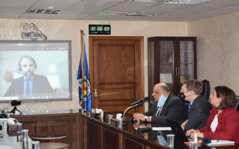 الناصر :مهننة العمل وربطها بالعلاوة الفنية