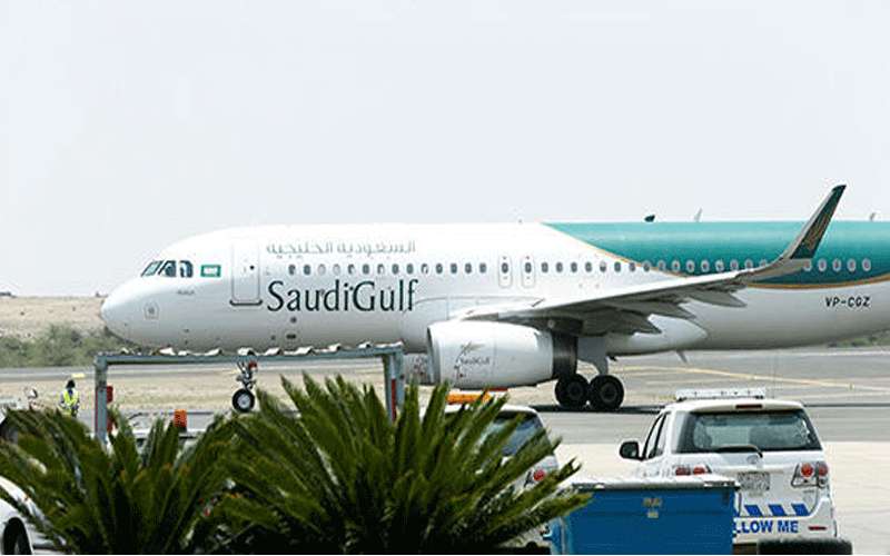 حريق بطائرة بعد هجوم حوثي على