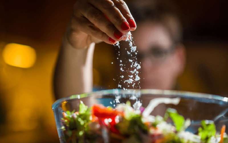 طرق للتخلص من الملح الزائد في
