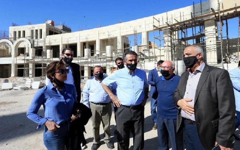 الفايز يتفقد ساحة الثورة العربية في