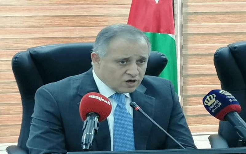 القطامين يوقع 7 اتفاقيات توفر 3025