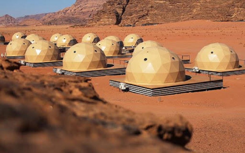 السياحة: نعمل على وضع حلول لمخيمات