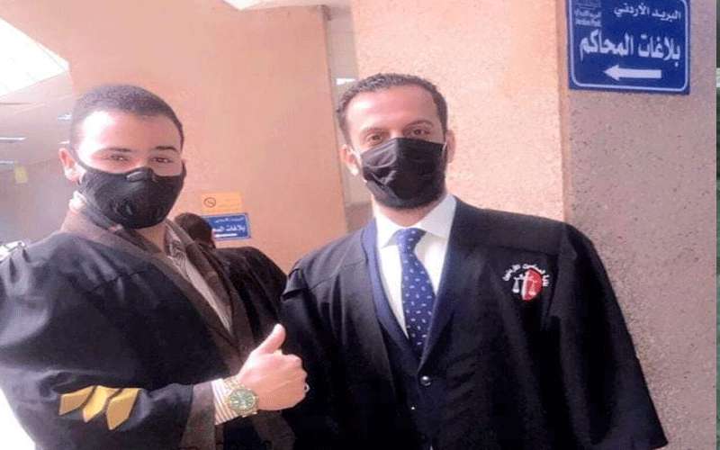 محاميان يقاضيان رجل اعمال مصنع ناعور