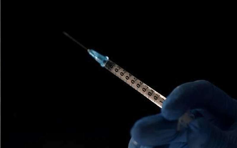 بيرو.. تطعيم حوالي 500 مسؤول سرا