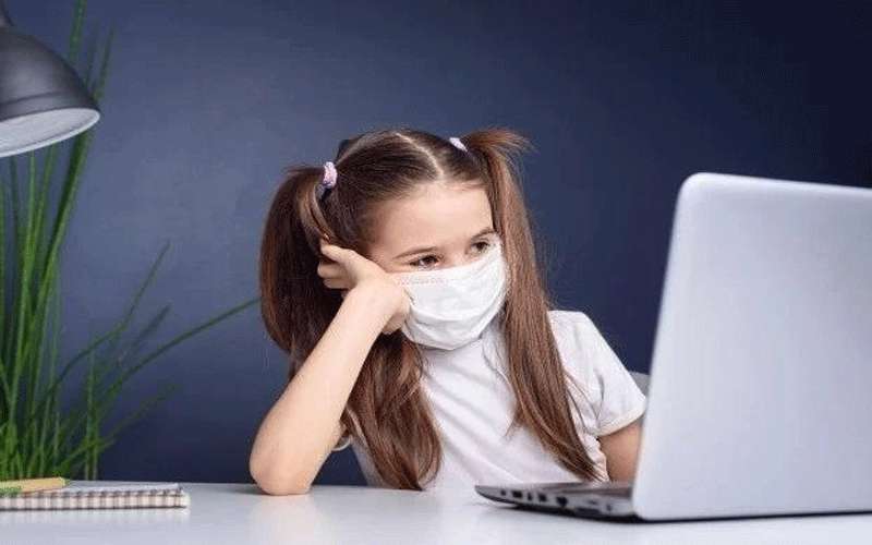 عطاء الحواسيب للطلبة تحول إلى أجهزة