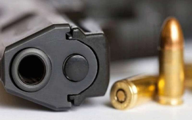 طفل يقتل لصا لينقذ جدته من